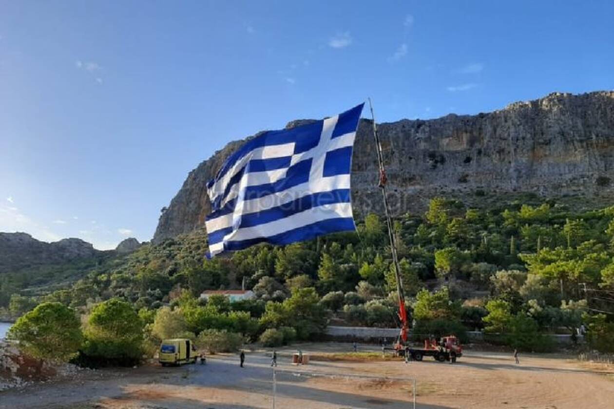 https://cdn.cnngreece.gr/media/news/2020/10/28/240290/photos/snapshot/simaia_kastelorizo1.jpg